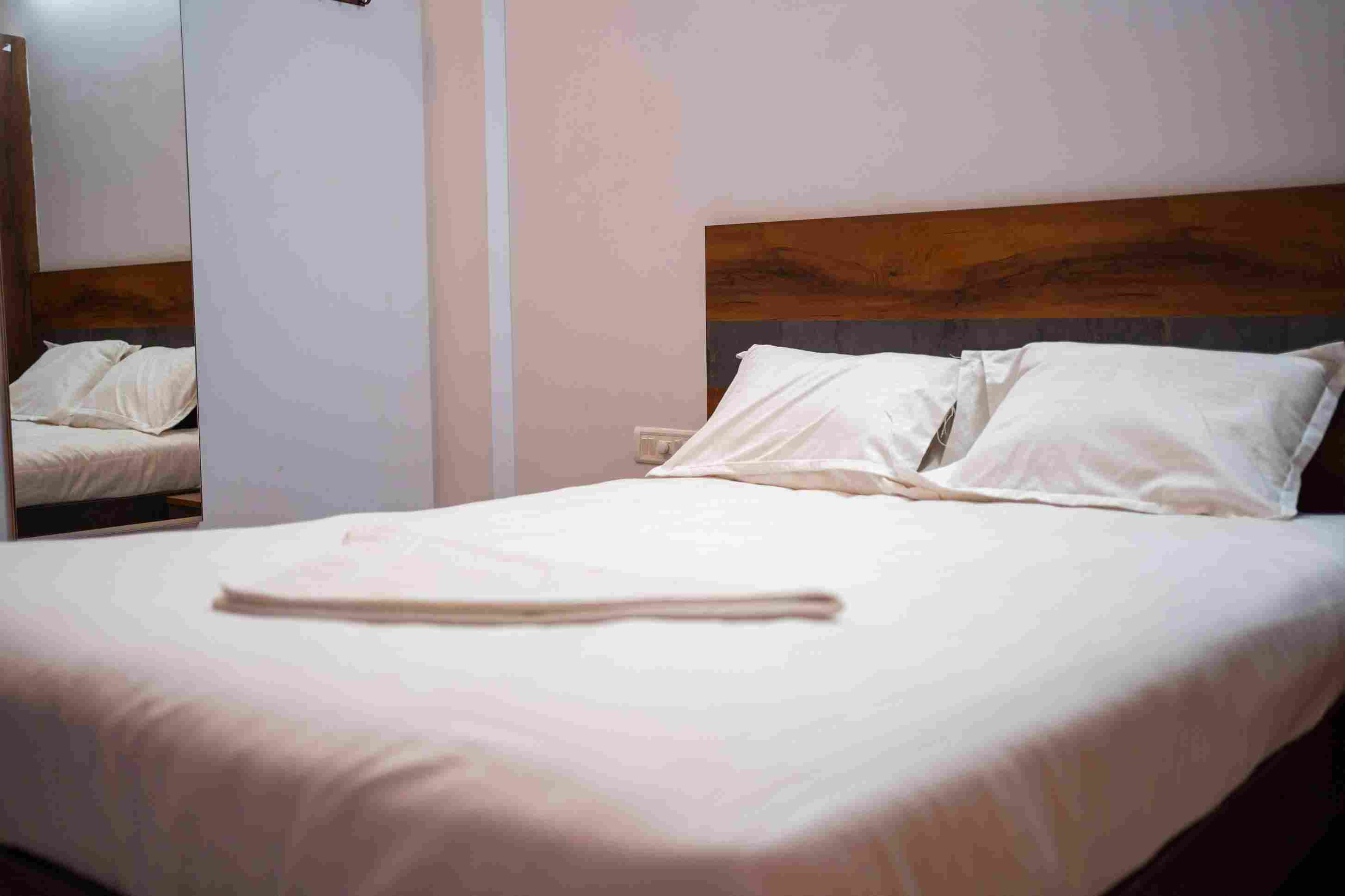 restobar  AC room Non AC room twin room family-friendly bar  cheap and clean hotel rooms